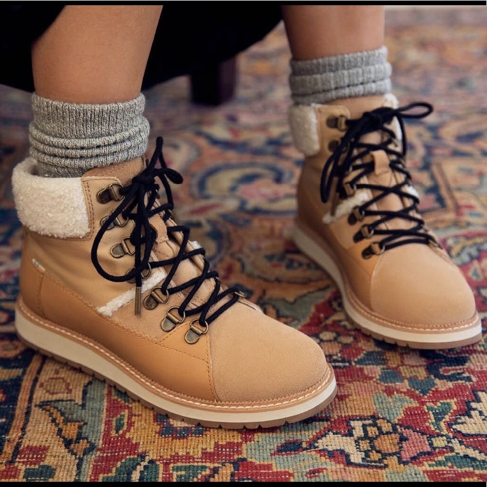TOMS Mesa Suede Waterproof Worker Hiker Sherpa Boot Sz 7 Corpcore Resort Cottage